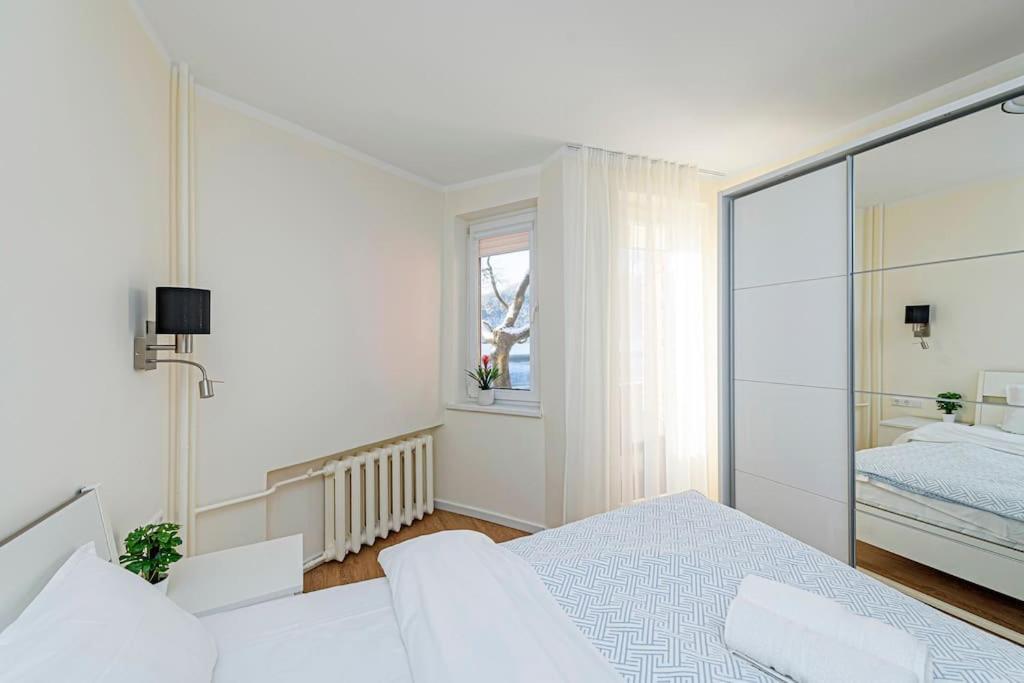 Riverfront 1bd Old Town By Hostlovers Apartament Kowno